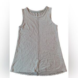 44 degrees North cloudburst Striped Sleeveless Women's Top Small Grey & white